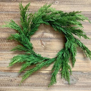 16" Fresh Touch Whispy Cedar Wreath/Green Artificial Wreath/Green Wreath/Natural Looking Wreath/Outdoor Wreath/Green Outdoor