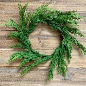 16" Fresh Touch Whispy Cedar Wreath/Green Artificial Wreath/Green Wreath/Natural Looking Wreath/Outdoor Wreath/Green Outdoor