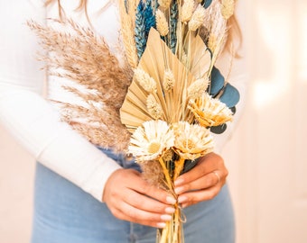 Dried Green Euca Floral Pampas Bouquet/25"/Palm Spades/Reed/Dried Pampas/Pampas Bouquet Decor/Boho Pampas/Bouquet/Bunny Tail