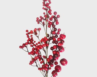 赤いベリーの枝／お祝いのフラワーピック／クリスマス／冬の装飾／白いフロスト加工／常緑樹の枝／ホリデーシーズン／フェイク枝