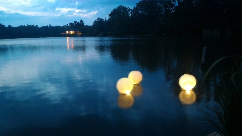 5pc Floating Paper Lanterns 10 White Paper lantern Led Light Included, Water Lanterns, Lake decor, Aisle Decor, Paper Lantern Centerpiece image 3