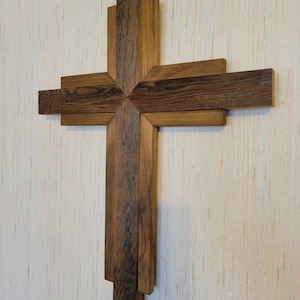 Unique! Old School Rustic Cedar Wood Cross Wall Hanging Cross Home Decor Distressed Reclaimed Recycled Repurposed Wood Cross