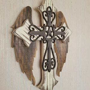 Off-White Ivory Angel Wing Cast Western Star Scroll Wall Cross Cross Home Decor Distressed Cedar Pallet Wood Cast Iron Repurposed Wood Cross