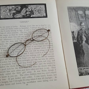 Antique metal wire reading glasses/spectacles