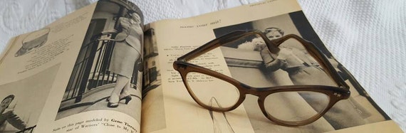 Vintage CAT EYE Glasses - image 3