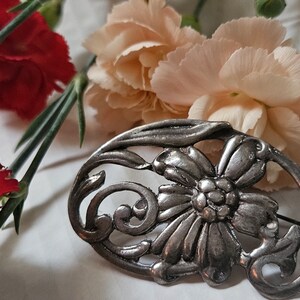 Vintage sterling flower brooch