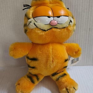 Vintage 1981 Garfield plush