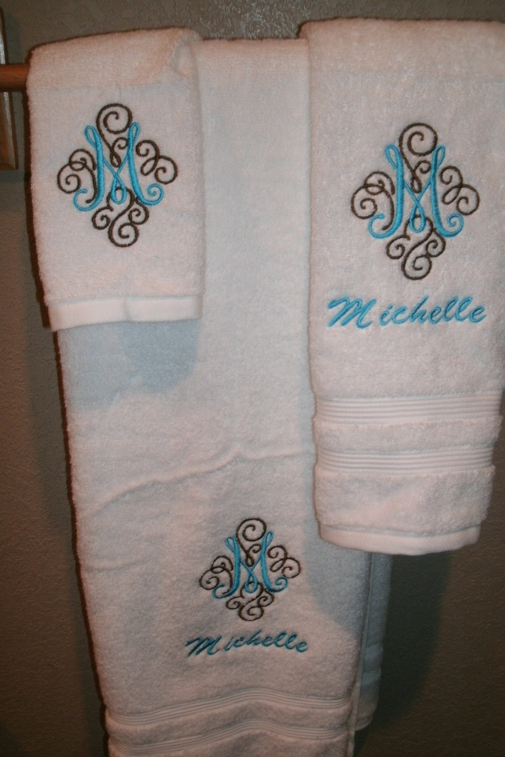 Personalized Initial Lyra Towel Set