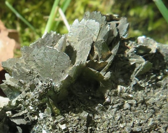 Markasit Kristalle auf Matrix selten  135 Gramm ca. 8,7cm x 4cm x 4cm Stufe Steine Mineralien Deko Chakras Aura Reiki Esoterik
