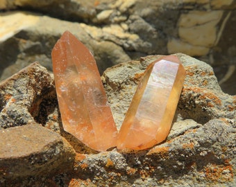 Set 2 x Mandarinenquarz orangener Bergkristall ca. 20 Gramm zusammen 3cm bis 4cm Quarz Kristalle Punkte Steine Esoterik selten Konvolut