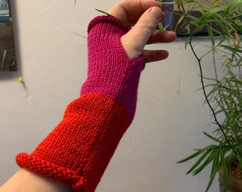 Fine merino hot pink and red wristwarmers