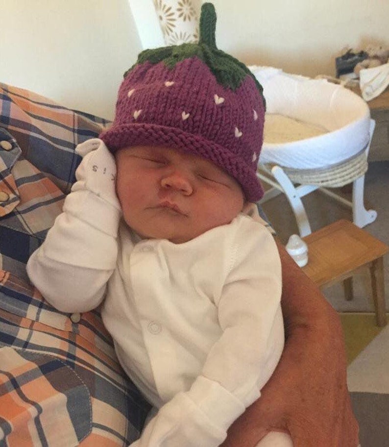 Babies looks so cute in this plum coloured 0-6m hat.