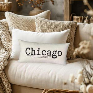 Chicago - Chicago Pillow, Chicago, almohada de ciudad, poesía original, arte de Chicago, idea de regalo, fuente de máquina de escribir, almohada shabby chic, almohada de palabras
