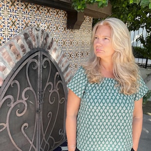 Gracie Gathered Top Sewing Pattern: UK Sizes 10-28 (PDF Digital Download)