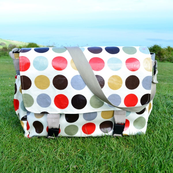 PDF DIGITAL DOWNLOAD Bella Bag - messenger/satchel/ baby changing bag Sewing Pattern
