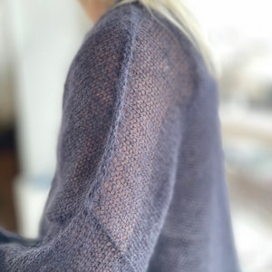 Übergroßer Pullover mit auffälligen Ballonärmeln, Einheitsgröße, dunkelblauer Pullover Bild 4