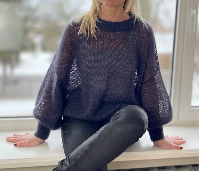 Übergroßer Pullover mit auffälligen Ballonärmeln, Einheitsgröße, dunkelblauer Pullover Bild 1