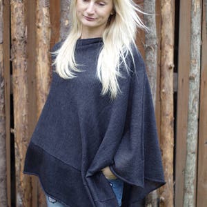 Womens poncho, wool sweater, loose sweaters, gray poncho, kimono sweater, black sweater, wool poncho, knit poncho, anthracite pullover image 5