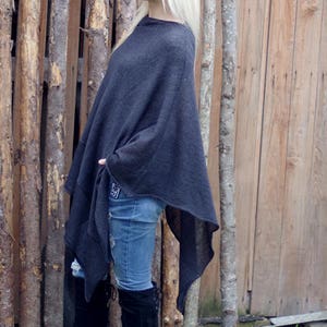 Womens poncho, wool sweater, loose sweaters, gray poncho, kimono sweater, black sweater, wool poncho, knit poncho, anthracite pullover image 3