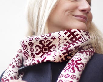 Écharpe tricotée infinie, écharpe boucle, écharpe infinie tricotée, écharpes faites main, écharpe en tricot, écharpes uniques faites main, écharpe lettone - Unisexe. Taille S