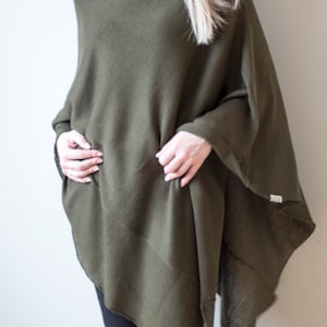 Moss Green Women Poncho wool Cape women&#39;s Coat Bordeaux wool Green Wool Poncho Feminine exclusive hippie style