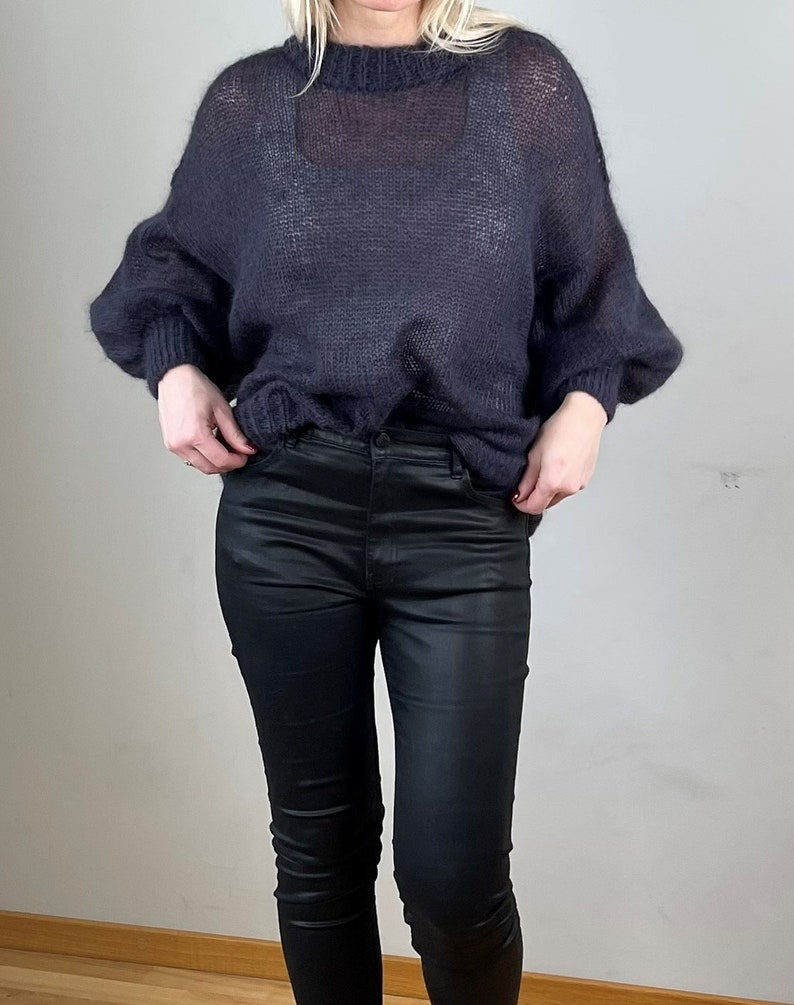 Übergroßer Pullover mit auffälligen Ballonärmeln, Einheitsgröße, dunkelblauer Pullover Bild 2