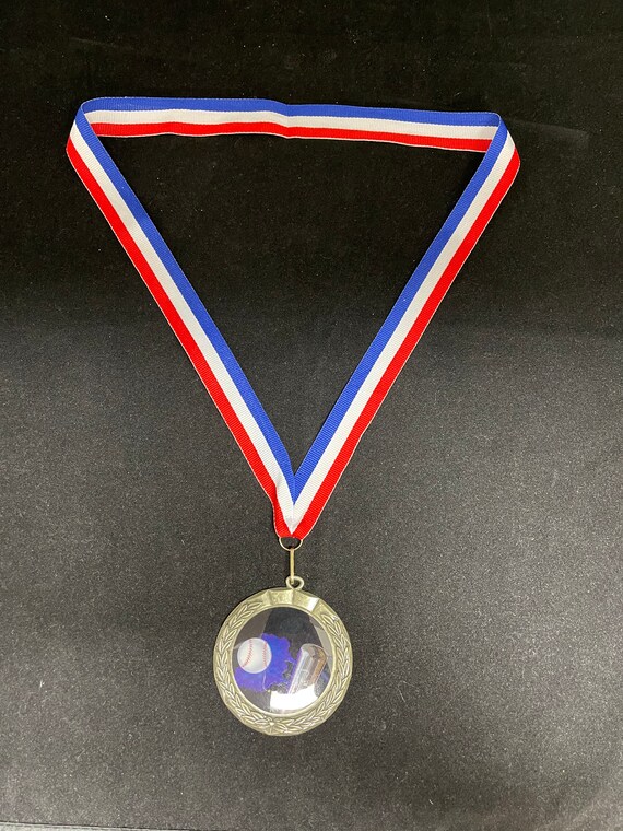 Memorabilia Baseball medal baseball baseball medal engraved with neck ...