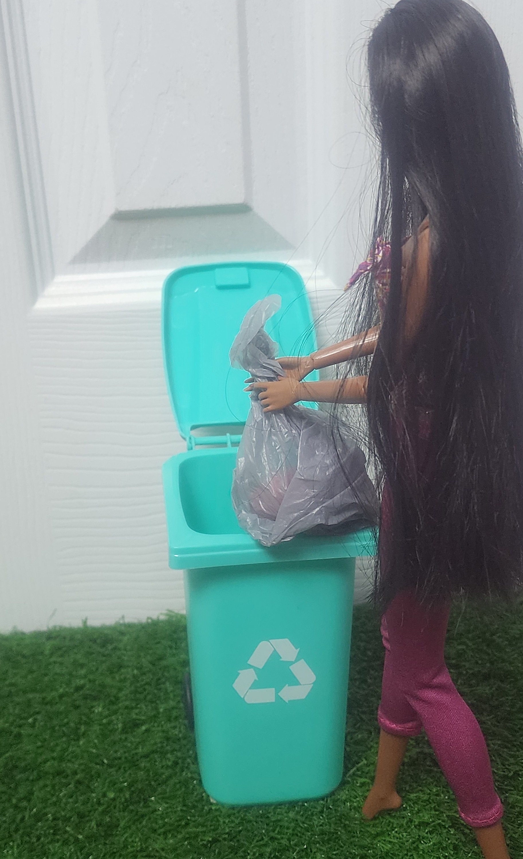 Barbie trash can hotsell