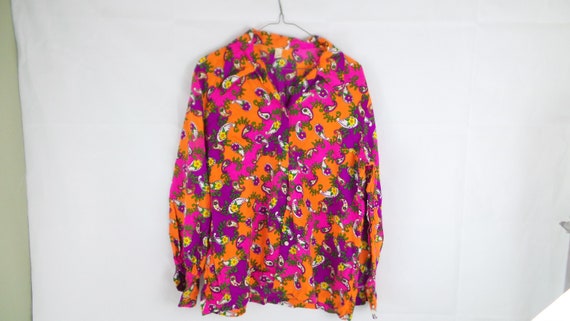 Vintage 1960s Psychadelic / Hippie / Boho Button D