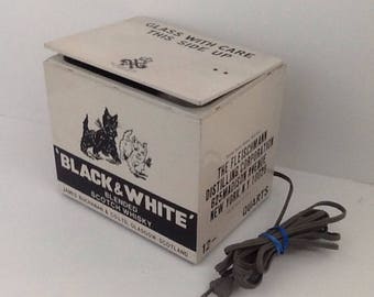 Black & White Blended Scotch Whisky BARKING DOG Box