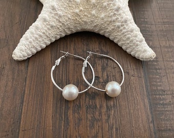 PEARL HOOP EARRINGS / Freshwater Pearls + Sterling Silver Plated Hoops / Interchangeable Earrings / Beach Earrings / White Freshwater Pearls