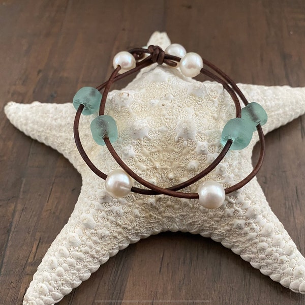 Floating SEA GLASS & PEARL Bracelet / Double Strand Leather, Freshwater Pearls, Recycled Sea Glass / Antique Brown Leather / Beach Bracelet