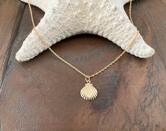 GOLD SCALLOP SHELL Necklace / Free Ship / Tiny Gold Filled Shell Charm + Gold Filled Rope Chain / Beach Wedding / Bridesmaid / Gold Layering
