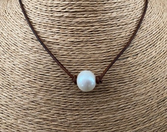 FRESHWATER PEARL Necklace / Free Shipping / Knotted Leather + Freshwater Pearls / Yoga Necklace /Beach Necklace / Large Pearl