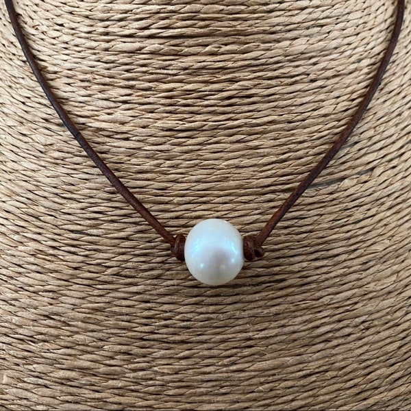 FRESHWATER PEARL Necklace / Free Shipping / Knotted Leather + Freshwater Pearls / Yoga Necklace /Beach Necklace / Large Pearl