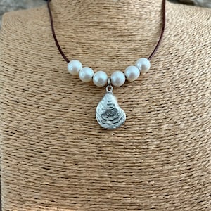 OYSTER Charm + FRESHWATER PEARL Necklace / Antique Silver Oyster Pendant + Freshwater Pearls + Leather /Beach Wedding /Bridesmaid Gift/Beach