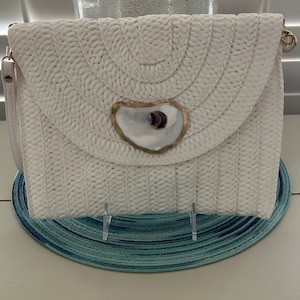 WHITE OYSTER STRAW Clutch/Crossbody / Gold Rim Oyster Shell + Women&#39;s Straw Clutch w/Detachable Shoulder Strap / Beach Wedding / Free Ship
