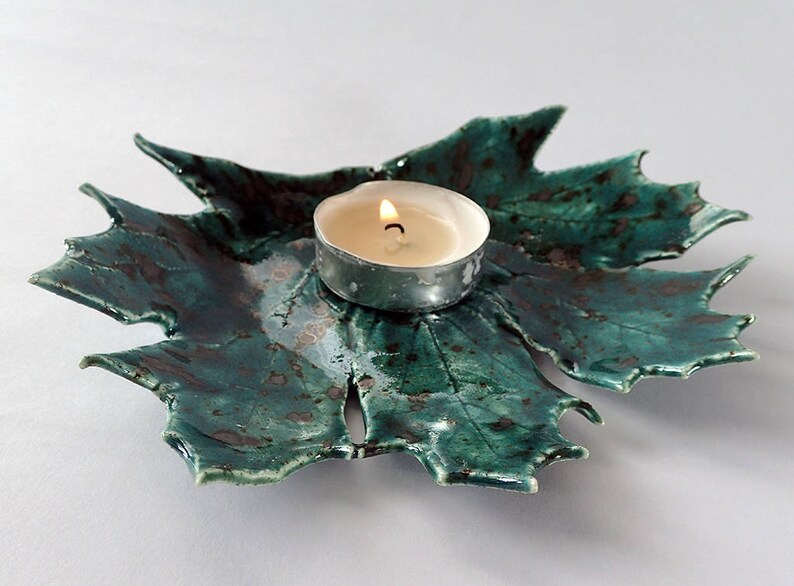 Blue maple leaf dish green porcelain