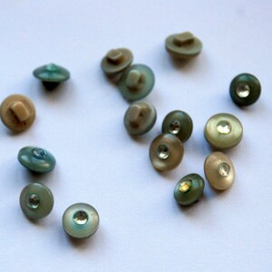 Plastic knopen, veel vintage knopen, platte kristallen knopen, groene knopenset, 9 mm knopen, naaibenodigdheden, knopen naaien