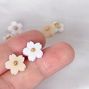 Bottoni in plastica a forma di fiore, bottoni a forma di fiore da 11 mm, bottoni da cucito, bottoni per indumenti, bottoni bianchi e beige, bottoni decorativi per abbigliamento