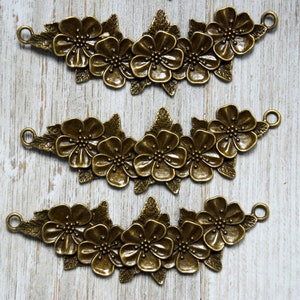 Huge Bronze Flower Connector, Flowers Connector Charm, Jewelry Making Supplies, Necklace Connector, Bracelet Connector, Jewelry Link Finds