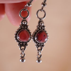 Vintage India 925 sterling silver dangle amethyst cabochon ear wire fishhook earrings 5.03 grams