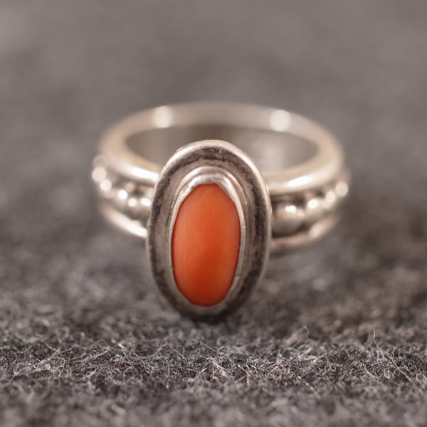 Vintage sterling silver 925 authentic red coral southwest style ring size 5.5