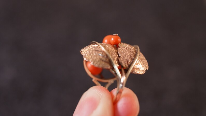 Antique Victorian 14K 585 Yellow Gold Salmon Red Coral Ring Flower size 3.5 image 6