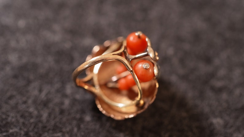 Antique Victorian 14K 585 Yellow Gold Salmon Red Coral Ring Flower size 3.5 image 3