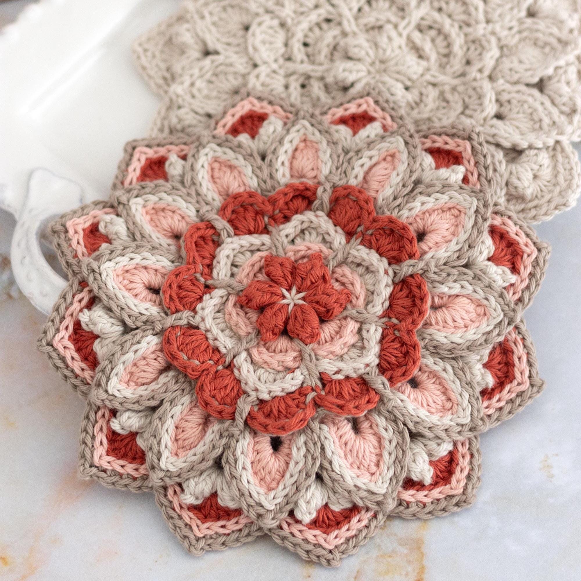 Crochet Flower Hot Pad Pattern: Round Trivet