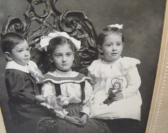 Antiquarian Victorian Cabinet Cards And Photographs, American Children And Families