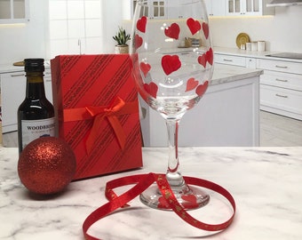 Red Hearts on Wine Glass, Hand Painted Valentine's Day Wine Glass, Painted Wine Glass, Sweetheart Gift, Valentine Gift, Anniversary Gift