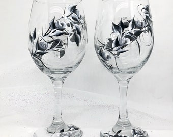 Black and White Roses, Hand Painted Wine Glass, Painted Rosebuds, Wine Glass Gift , Black and White Wedding, Black Rose Wine Glass, Set of 2