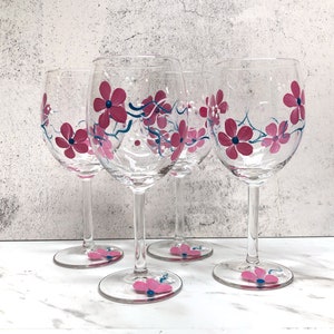 Hand Painted Wine Glasses, Retro Wine Glasses, Wine Glasses With Stems, Ready to Ship, Last Minute Gift, Wine Glass Set, Wine Gift, Set of 4